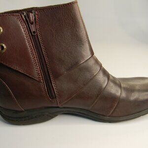 NIB Womens Clarks Christine Tilt Brown Leather Upper Boots Size 8.5M
